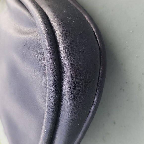 Vincent Camuto The Basha Black Leather Crossbody/ Shoulder Bag - Picture 8 of 15